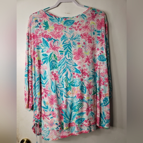 Floral Top - Picture 4 of 8